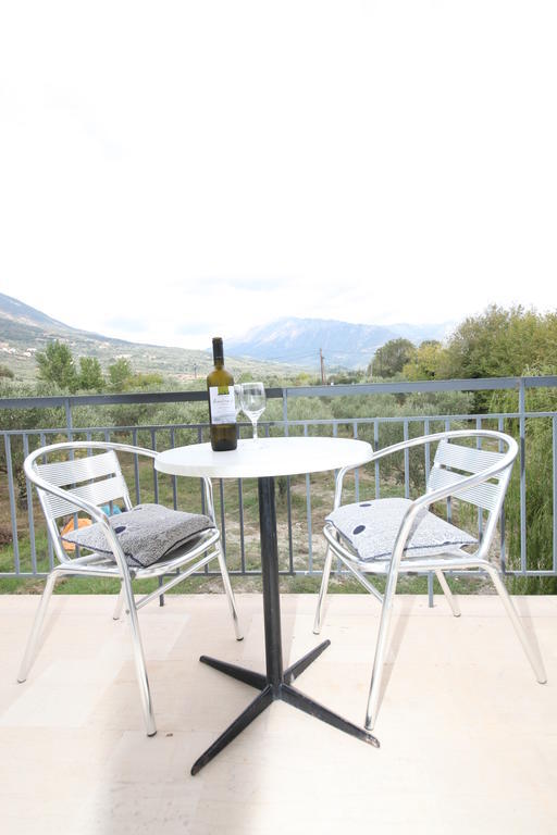 Cosmos Apartments Vasiliki  Bagian luar foto